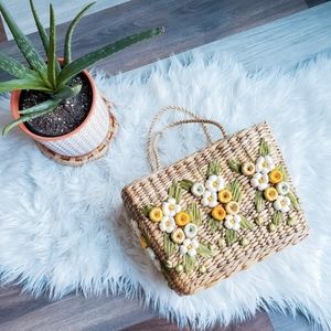 {SOLD} Vintage Wicker Woven Handbag